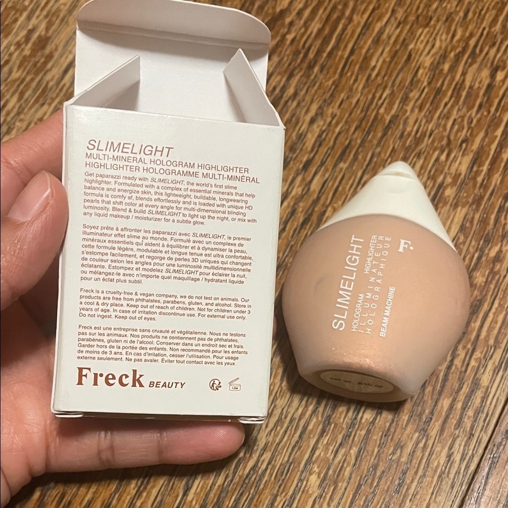 Freck Beauty SlimeLight Hologram Highlighter in Warm Tan - Picture 2 of 5